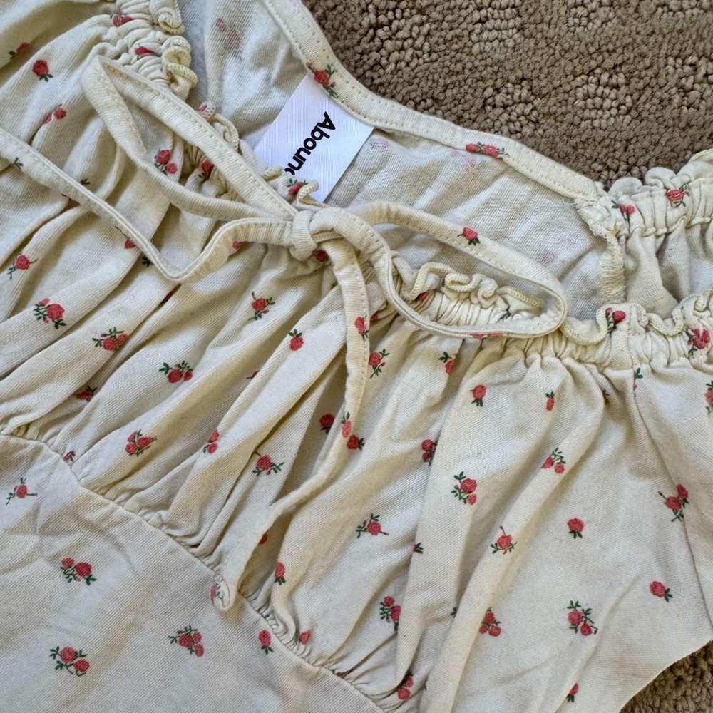 Yellow Floral Top Short Ruched Sleeve - Picture 4 of 7